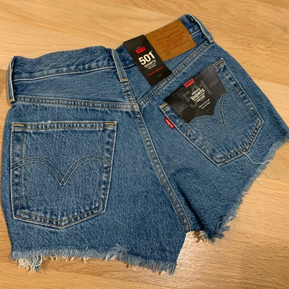 Levi’s 501 Mid Rise Shorts Size 25 - Picture 2 of 4